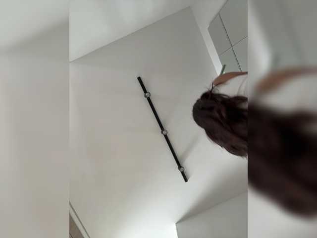 AprilHill live cam preview