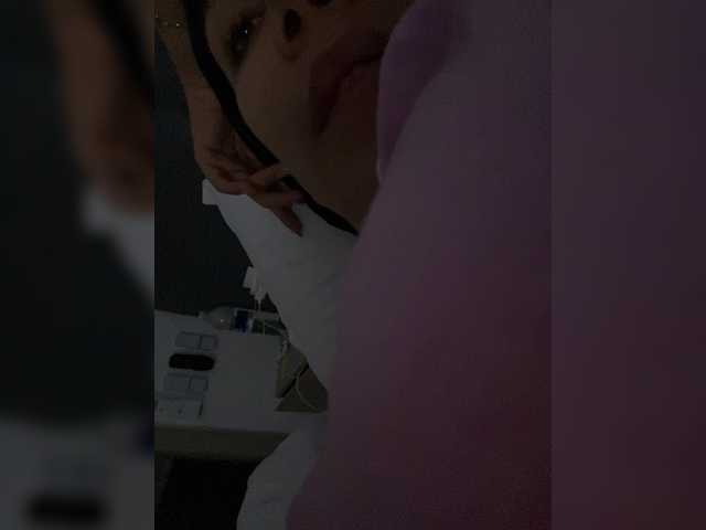 APRILHILL live cam on BongaCams
