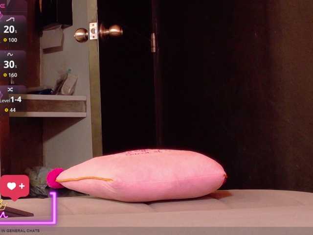 APRILHILL live cam on BongaCams