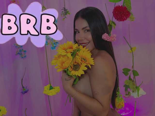 APRILHILL live cam on BongaCams