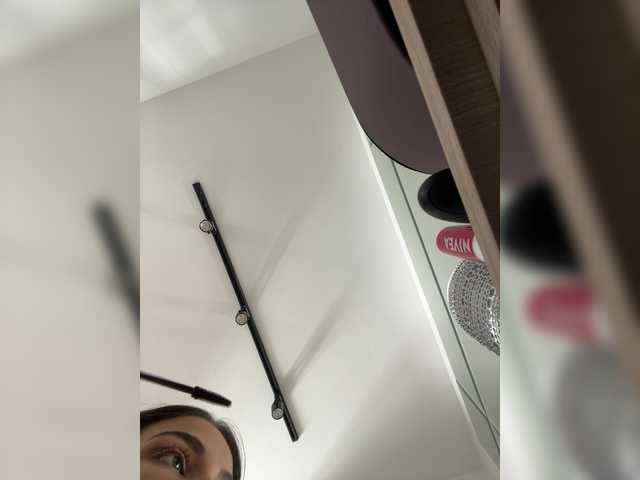APRILHILL live cam on BongaCams