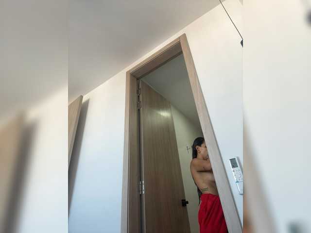 APRILHILL live webcam show