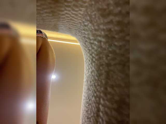 APRILHILL live cam on BongaCams