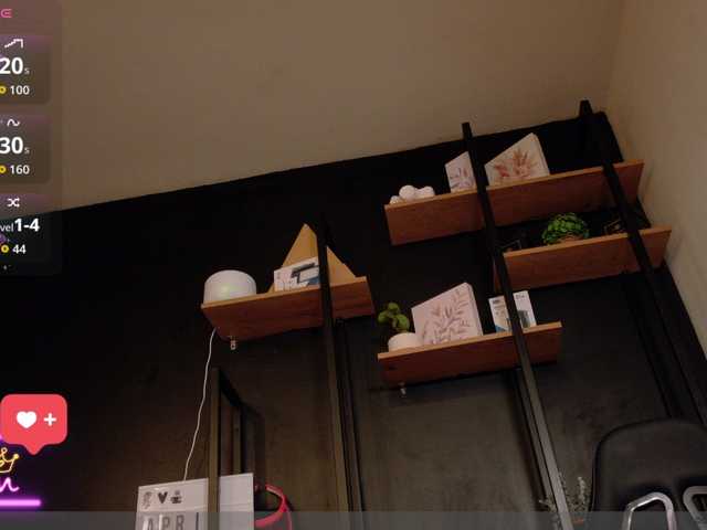 APRILHILL live cam on BongaCams