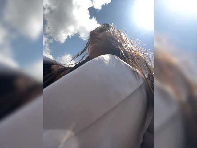 APRILHILL's BongaCams show and profile