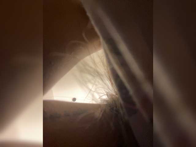 APRILHILL live cam on BongaCams