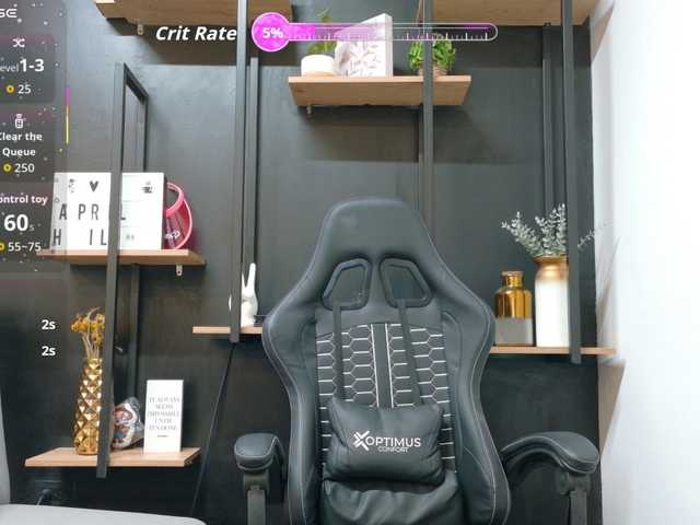 APRILHILL live cam on BongaCams