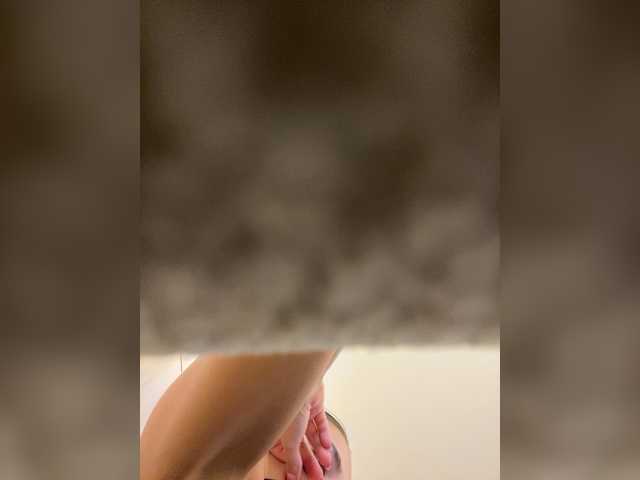 APRILHILL live cam on BongaCams