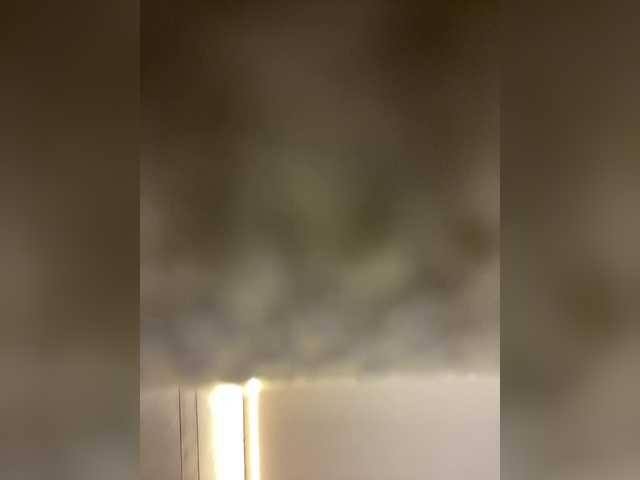 AprilHill live cam preview