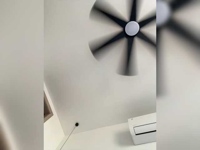 APRILHILL, live now on BongaCams