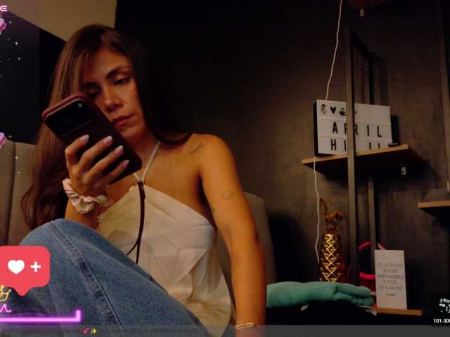 APRILHILL live cam on BongaCams