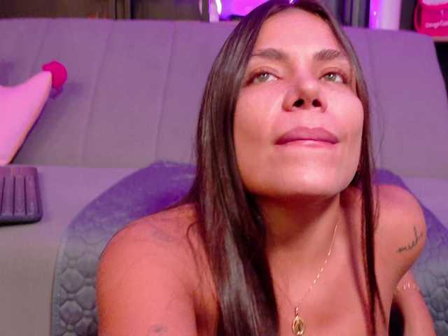 APRILHILL's BongaCams show and profile