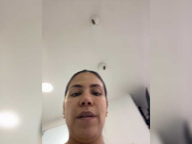 APRILHILL live cam on BongaCams