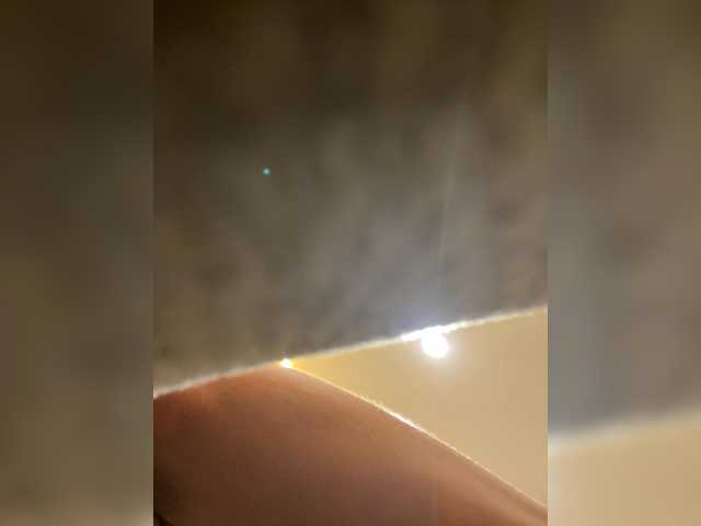 AprilHill live cam preview