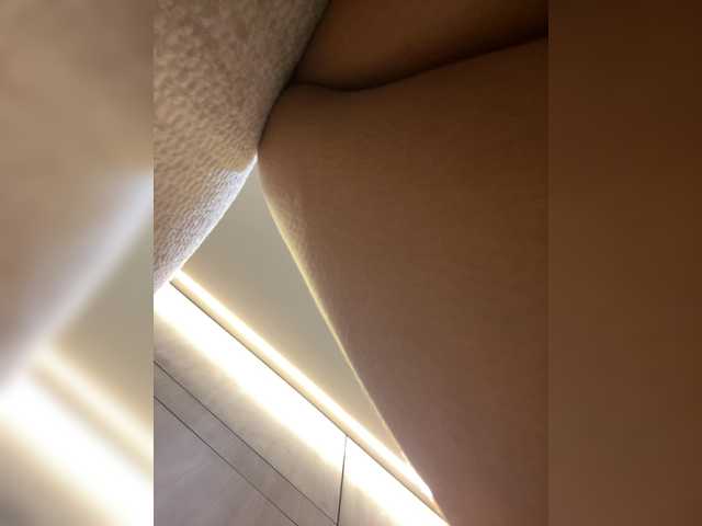 APRILHILL live cam on BongaCams