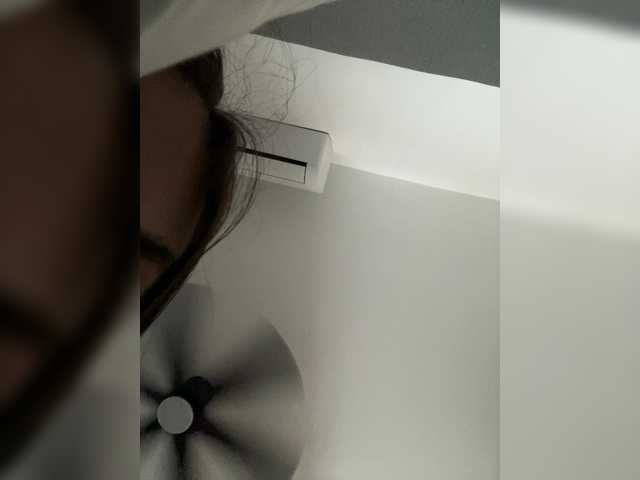 APRILHILL live cam on BongaCams