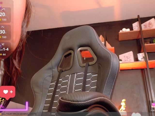 APRILHILL live cam on BongaCams