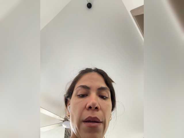 APRILHILL live cam on BongaCams