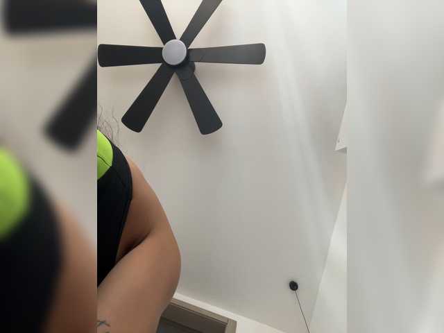 APRILHILL live cam on BongaCams
