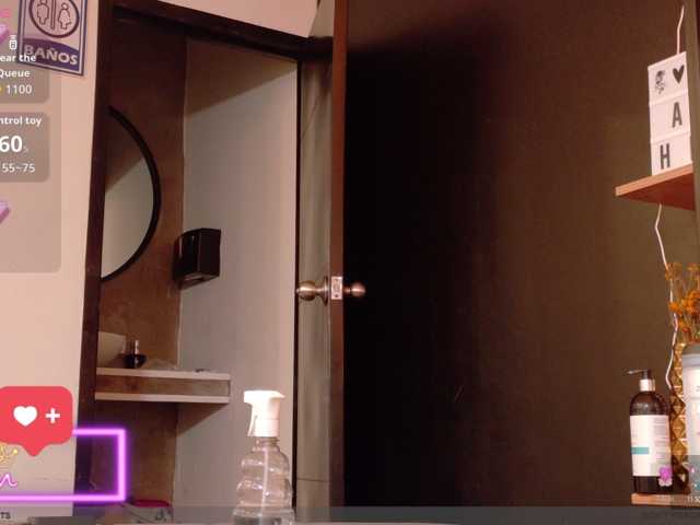 APRILHILL live cam on BongaCams