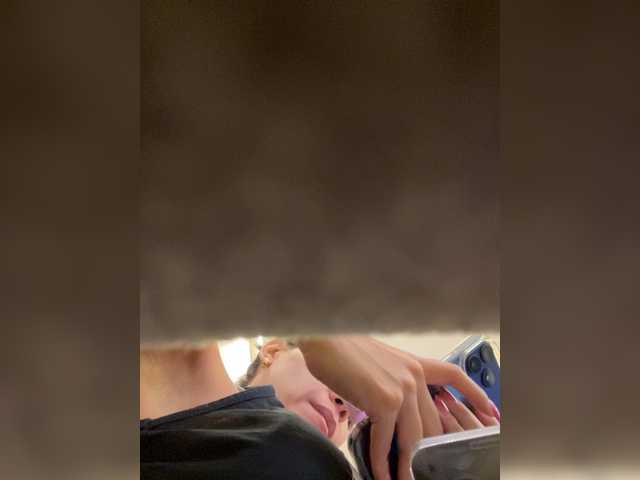 APRILHILL live cam on BongaCams
