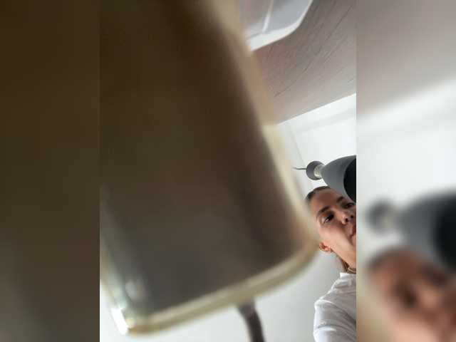 APRILHILL live cam on BongaCams