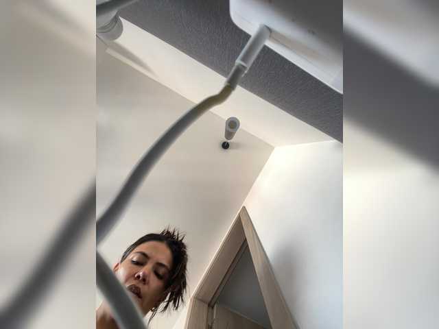 APRILHILL live cam on BongaCams