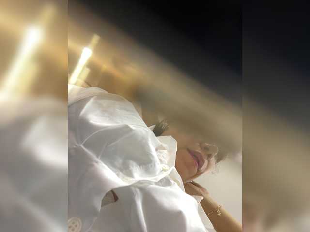 AprilHill — live female cam