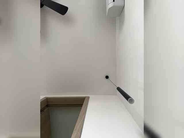 AprilHill webcam