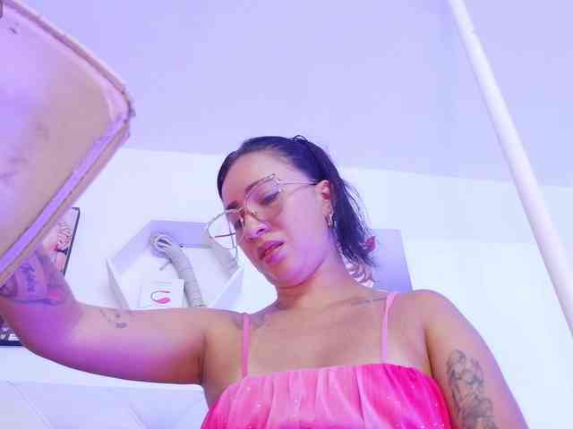 Dagny-hot webcam