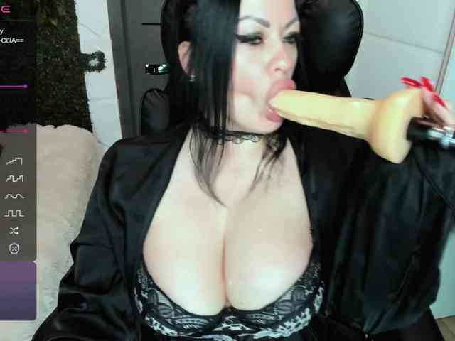 MilfBigTitsa