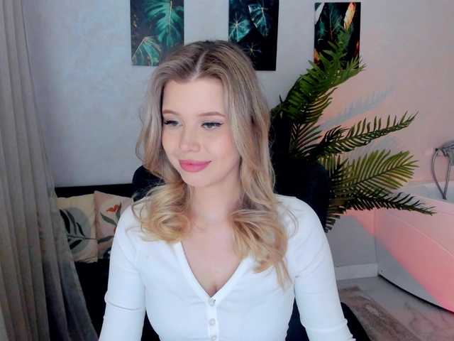 GlamorousGirl's BongaCams show and profile