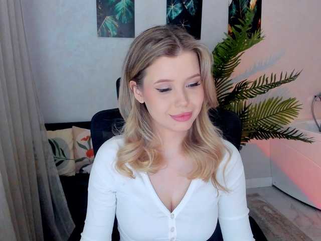 GlamorousGirl's BongaCams show and profile