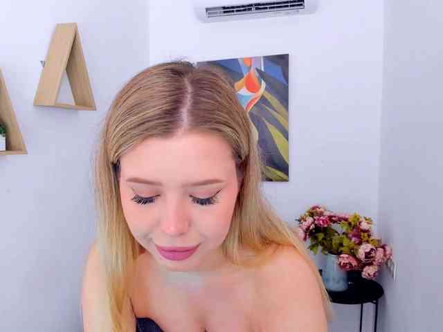 GlamorousGirl webcam