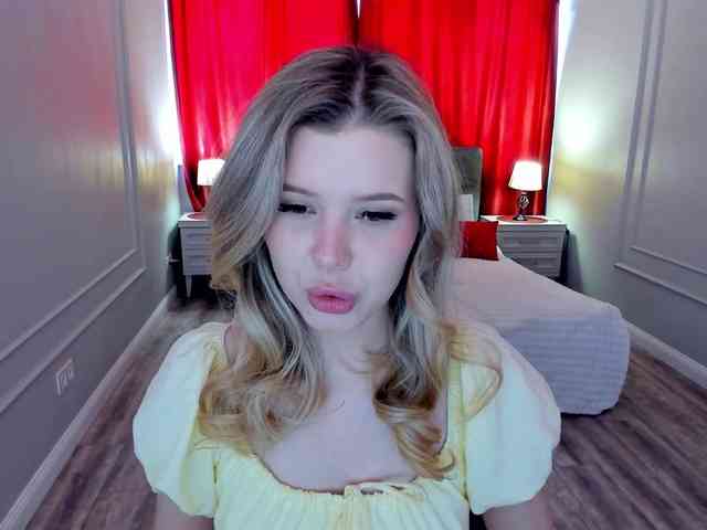 GlamorousGirl webcam