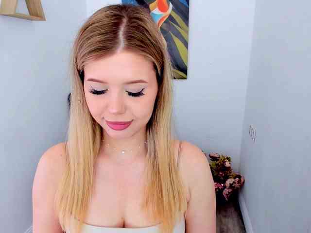 GlamorousGirl webcam