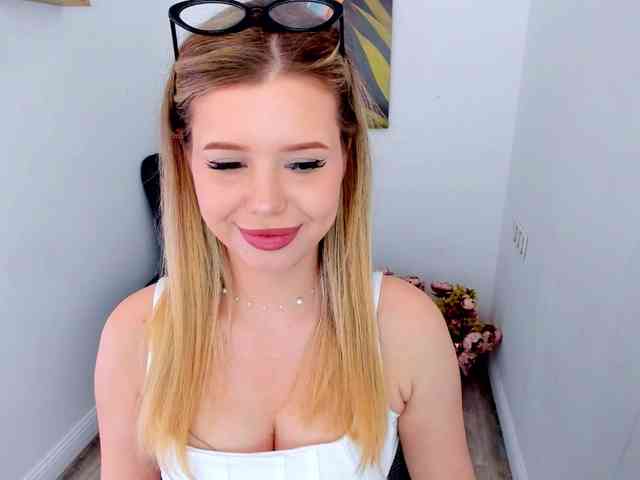 GlamorousGirl webcam