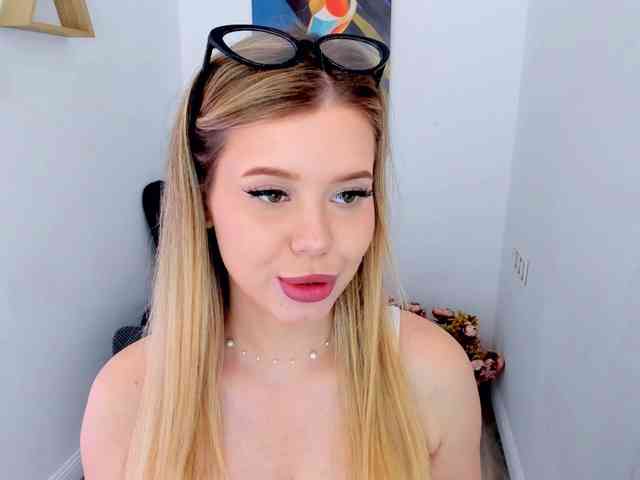 GlamorousGirl webcam
