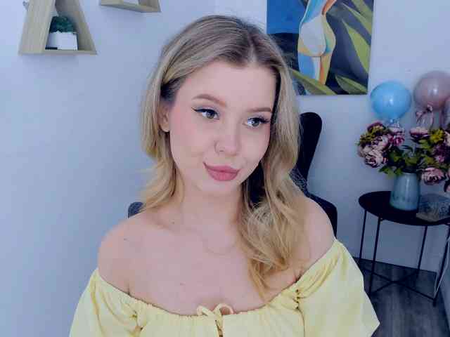 GlamorousGirl webcam