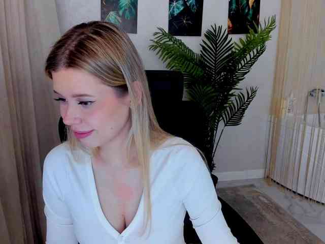 GlamorousGirl webcam