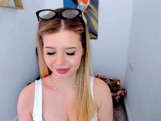 GlamorousGirl webcam