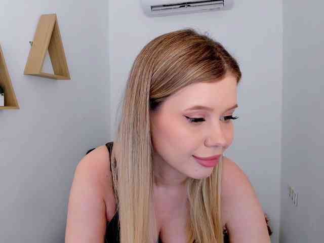 GlamorousGirl webcam
