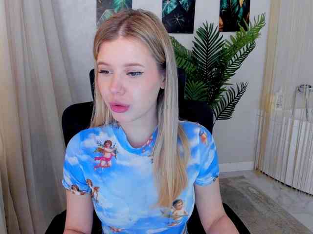 GlamorousGirl webcam