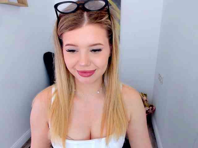 GlamorousGirl webcam
