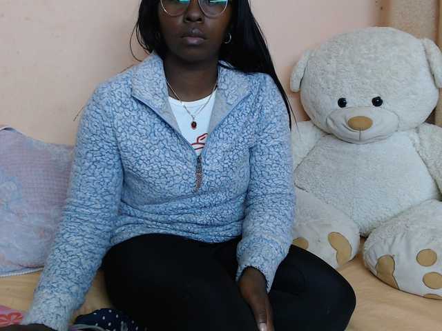 Katty-12 live cam on BongaCams