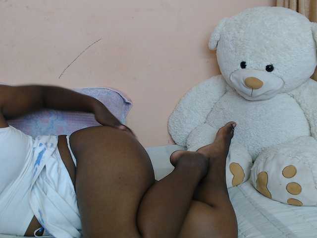 Katty-12 live cam on BongaCams
