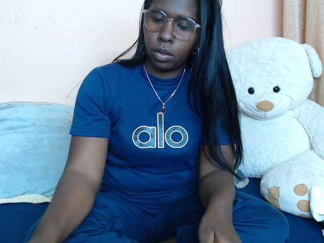 Katty-12 live cam on BongaCams