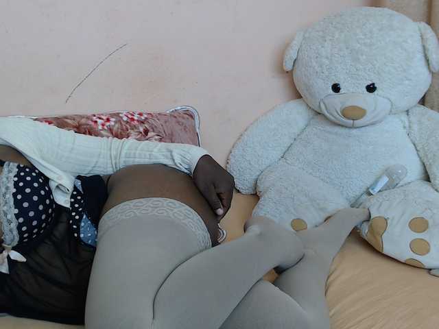 Katty-12 live cam on BongaCams