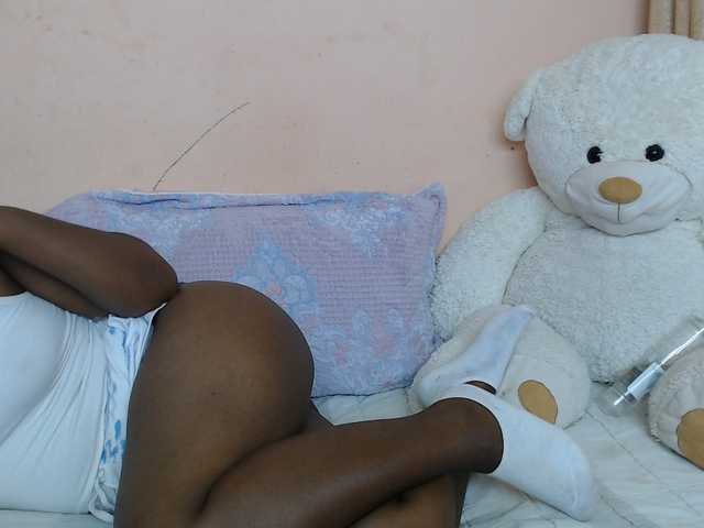 Katty-12 live cam on BongaCams