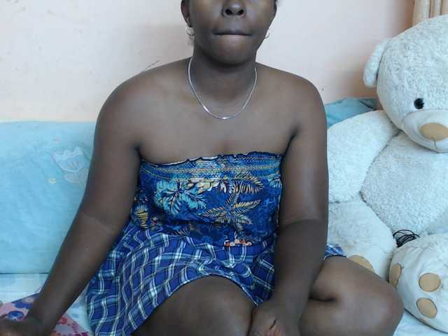 Katty-12 live cam preview
